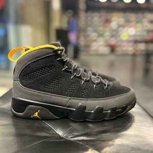 Air Jordan 9 University Gold size 8